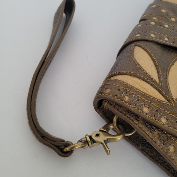 Isabella Fiore Metallic Brown Clutch Wristlet Leather Purse Small Bag Western - Picture 10 of 13